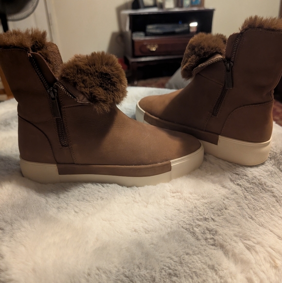 J/SLIDES Brown Faux Fur-Trim Slip-On Platform Boots - Picture 2 of 5